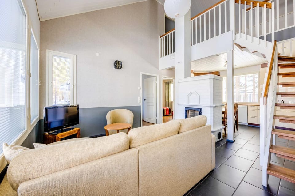 Communal lounge/ TV room, TV and multimedia, Living room, Seating area