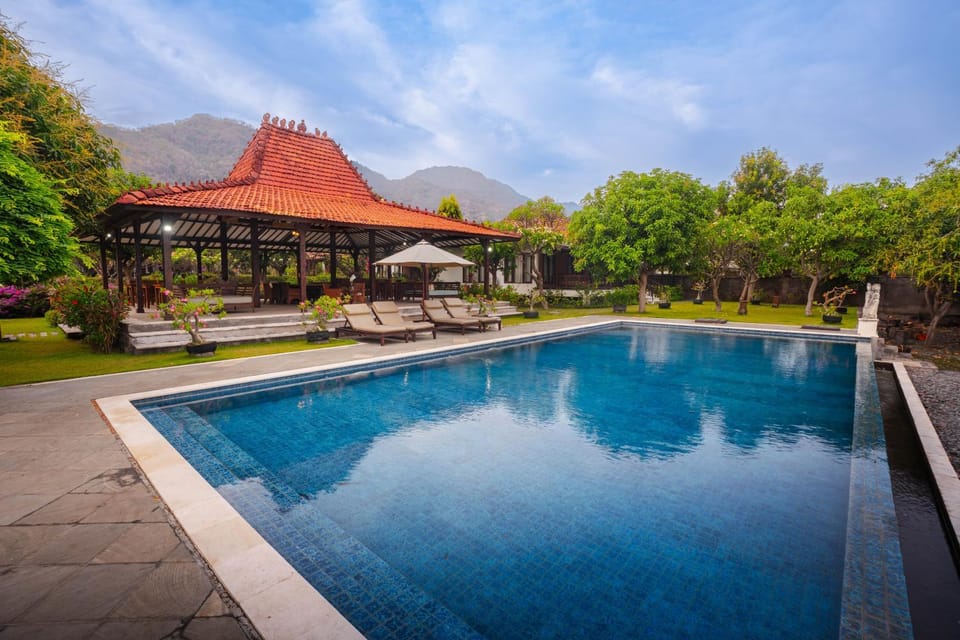 Property building, Restaurant/places to eat, Swimming pool