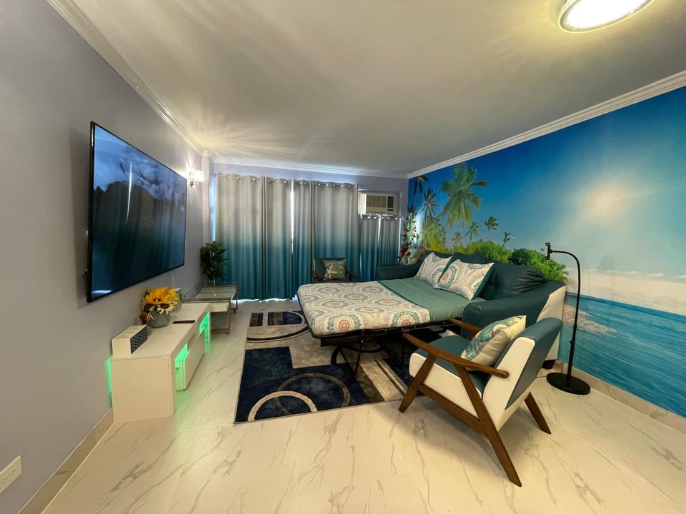 Amazing waikiki Beach condo 2Bed2Bath+free Parking Apartment in Honolulu