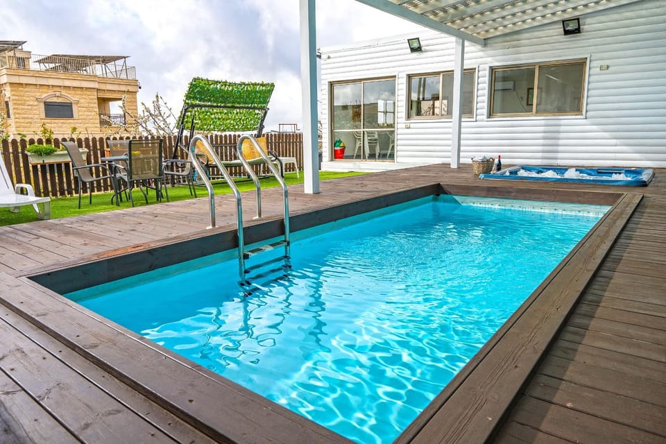 Day, Swimming pool, sunbed