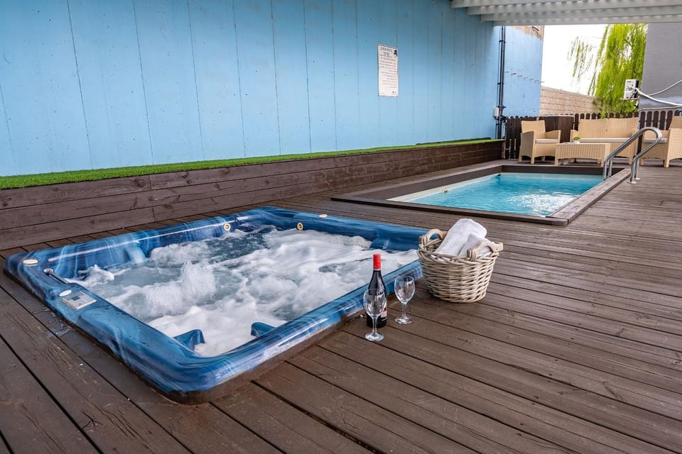 Hot Tub