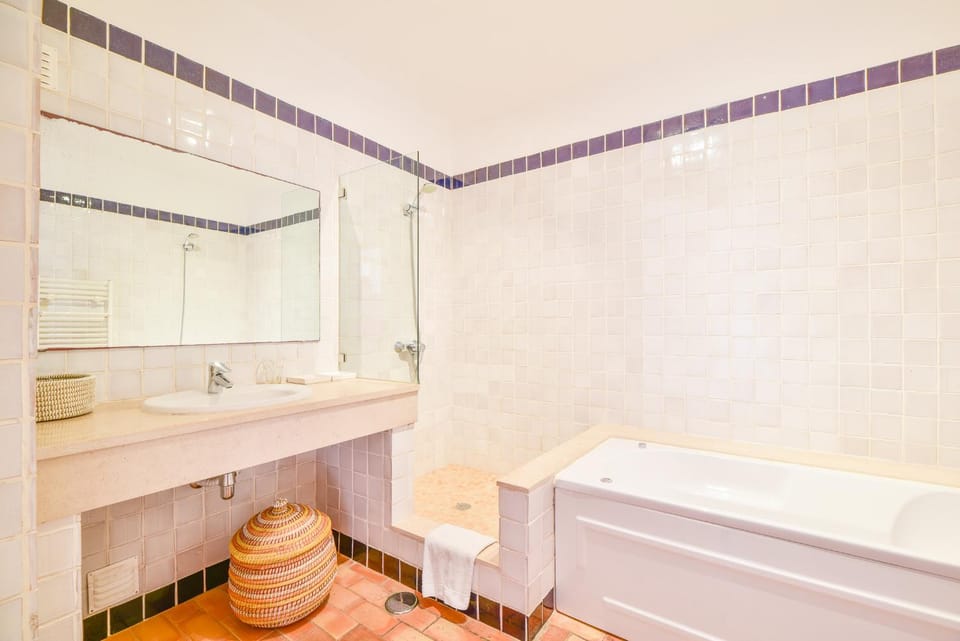 Shower, Bathroom, Bath, towels