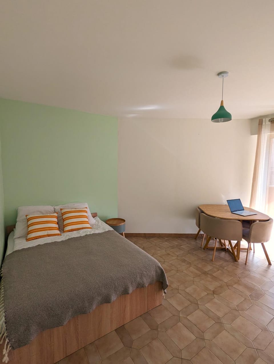 Bed, Living room, Bedroom
