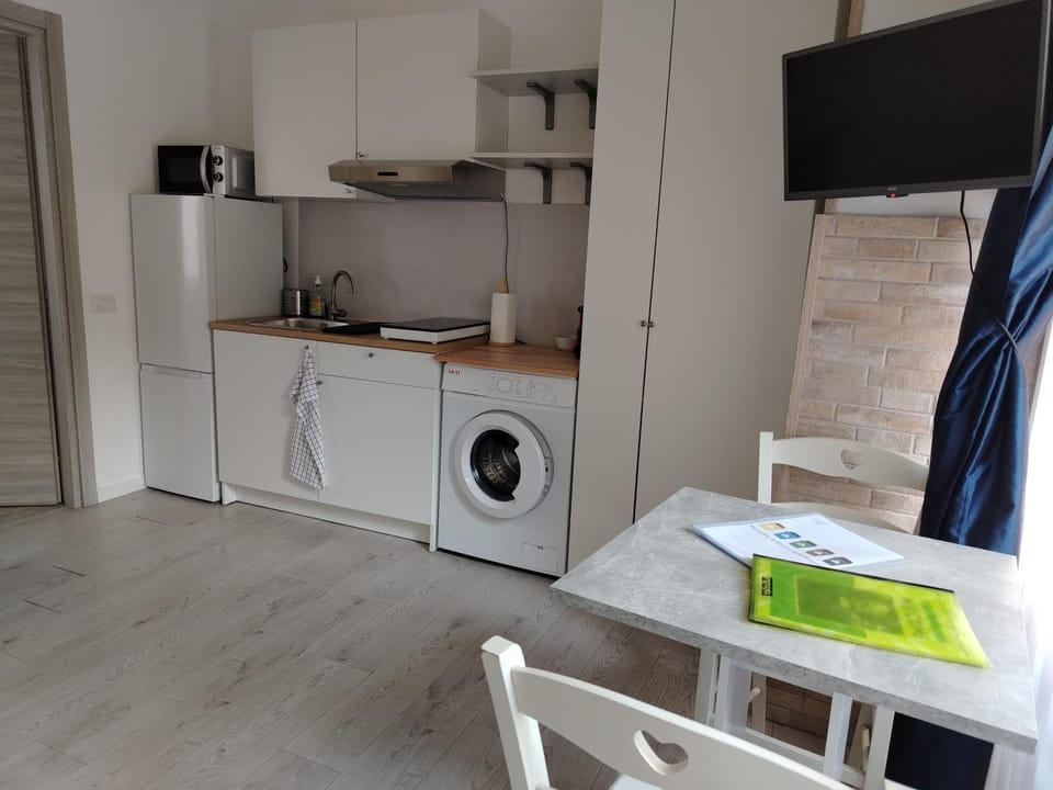 Kitchen or kitchenette, kitchen
