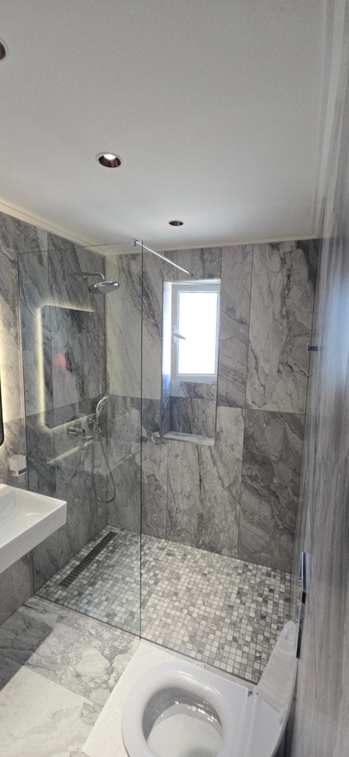 Shower, Toilet, Bathroom
