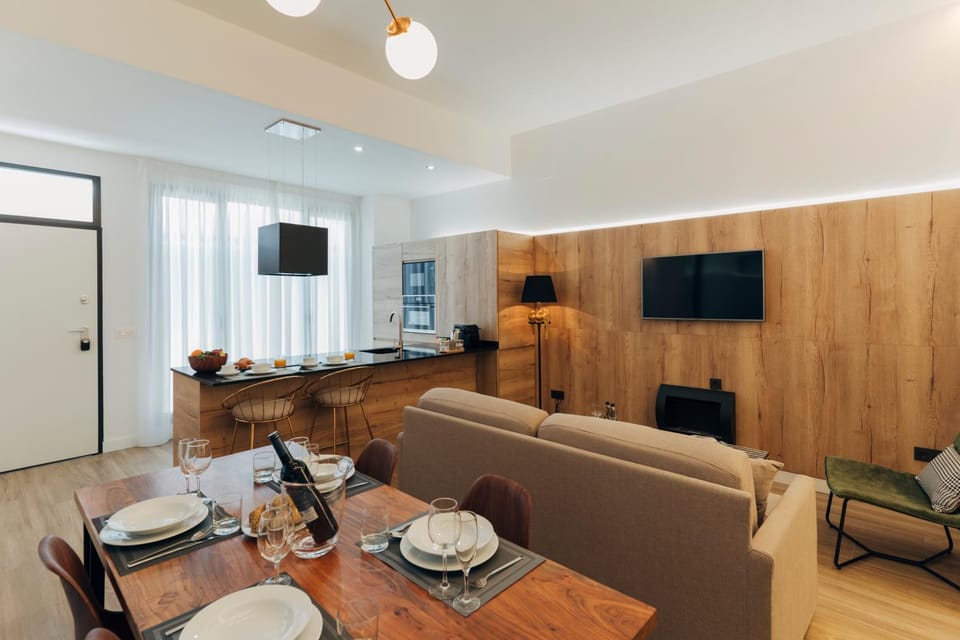 TV and multimedia, Living room, Dining area