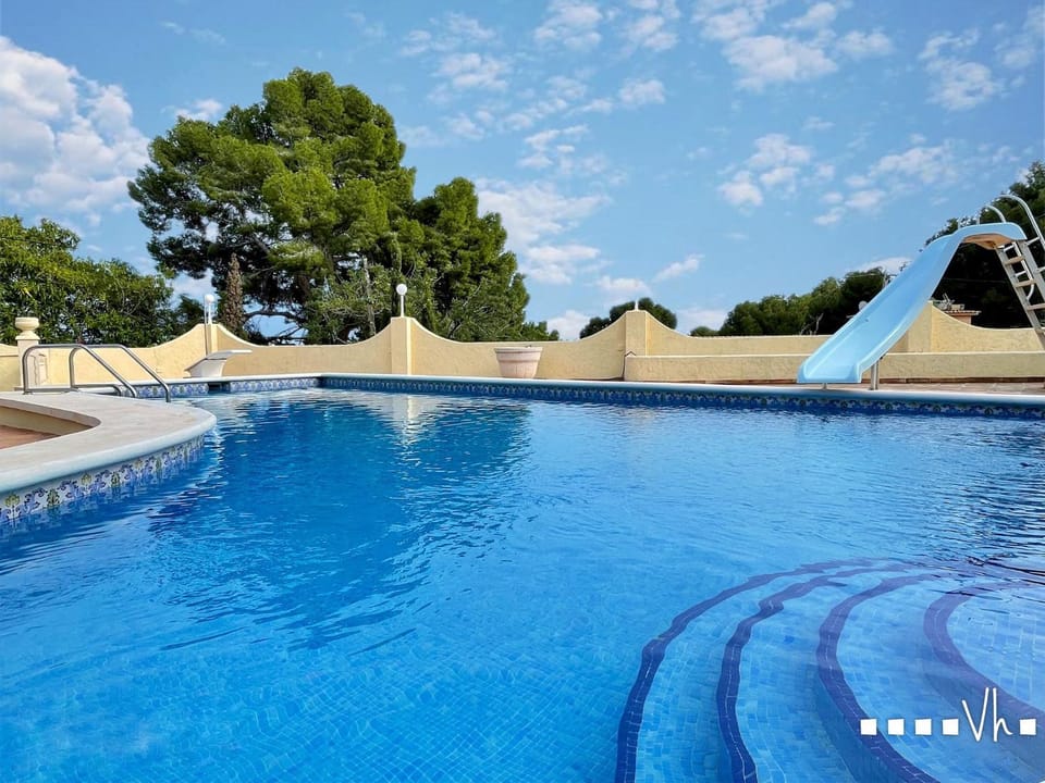 Swimming pool, Swimming pool