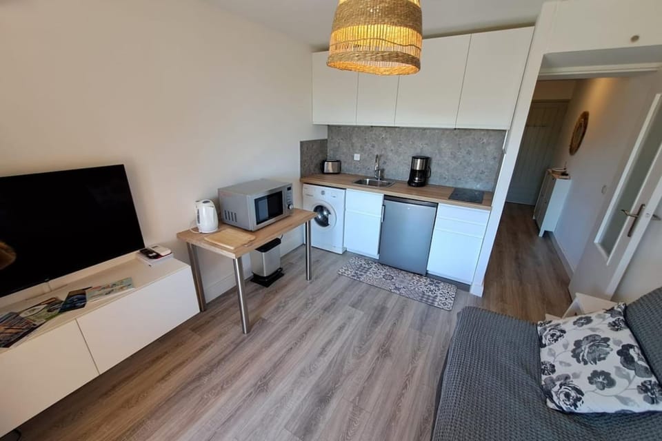 Apartment 300 m from Saint-Clair beach Apartment in Le Lavandou