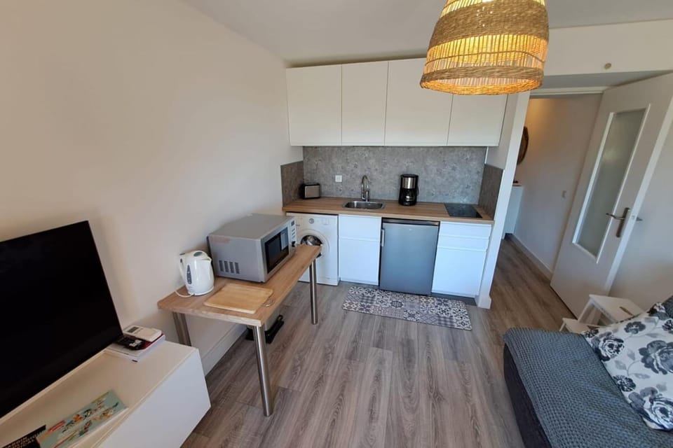Apartment 300 m from Saint-Clair beach Apartment in Le Lavandou