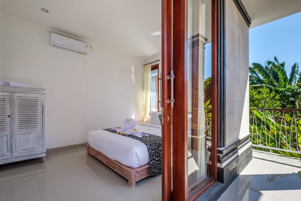 Bed, Day, View (from property/room), Balcony/Terrace, Photo of the whole room, Bedroom, Family, air conditioner