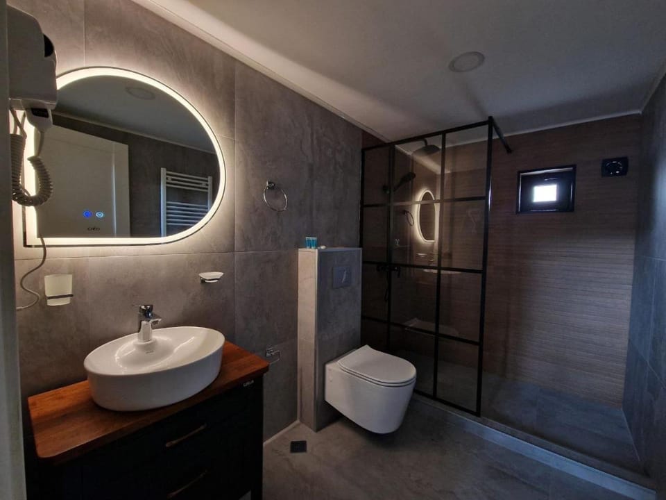 Shower, Toilet, Bathroom