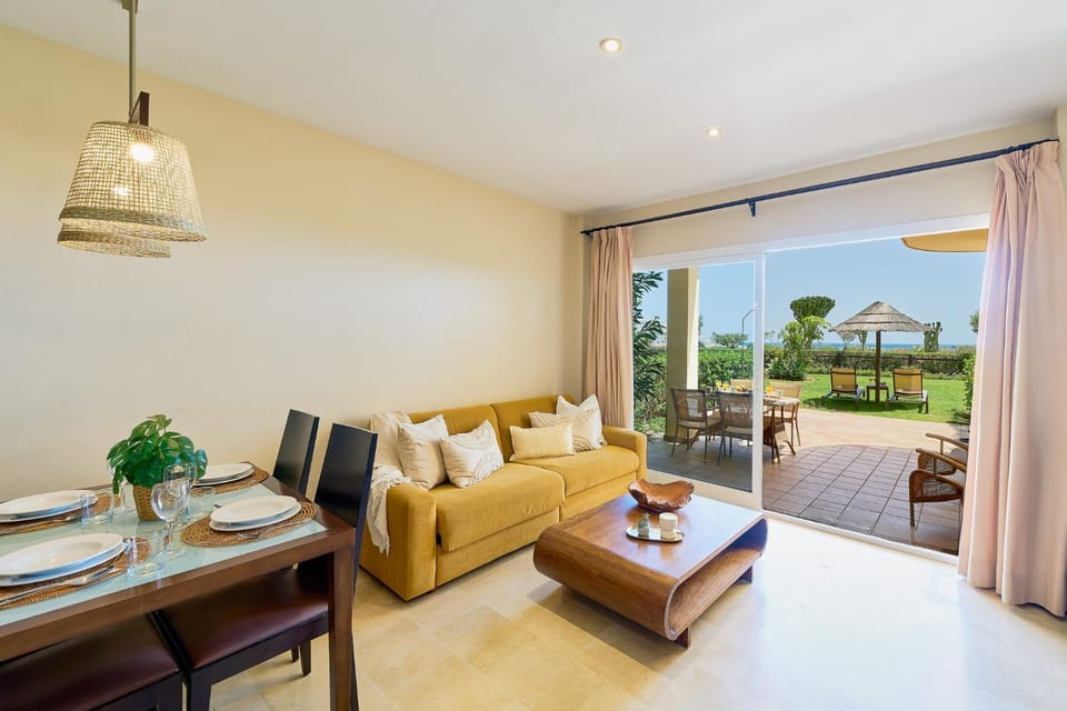 Patio, Natural landscape, View (from property/room), Seating area, Dining area