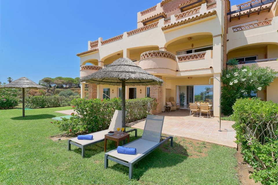 Property building, Patio, Day, Natural landscape, Garden, View (from property/room), Balcony/Terrace, sunbed