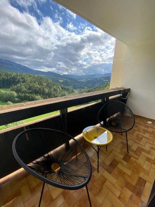 Appartement 50m2 vue imprenable avec garage draps et serviettes compris Apartment in Provence-Alpes-Côte d'Azur