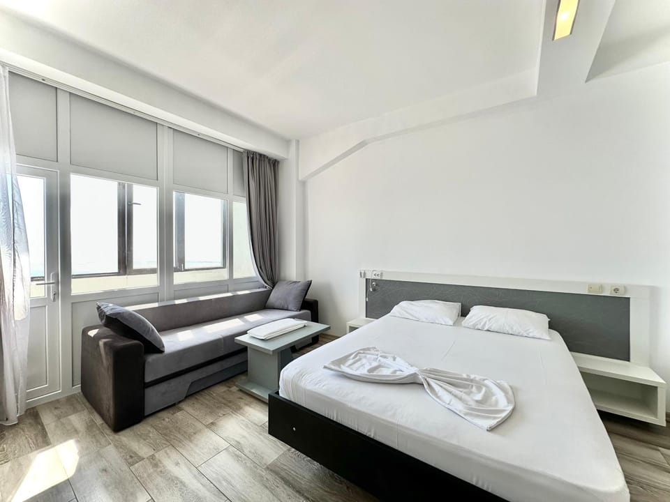 Seaside Inn & Suites Bed and Breakfast in Constanța County
