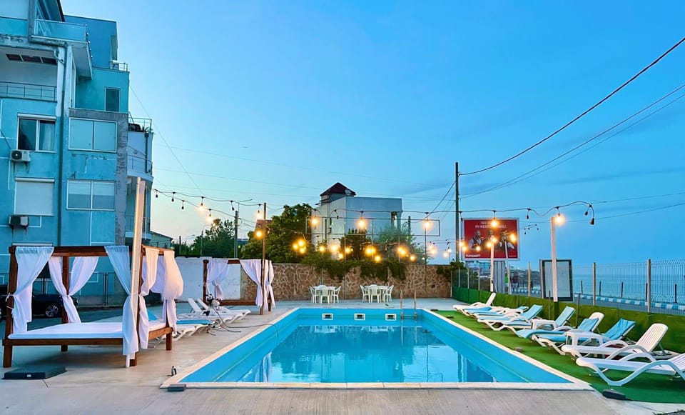 Seaside Inn & Suites Bed and Breakfast in Constanța County