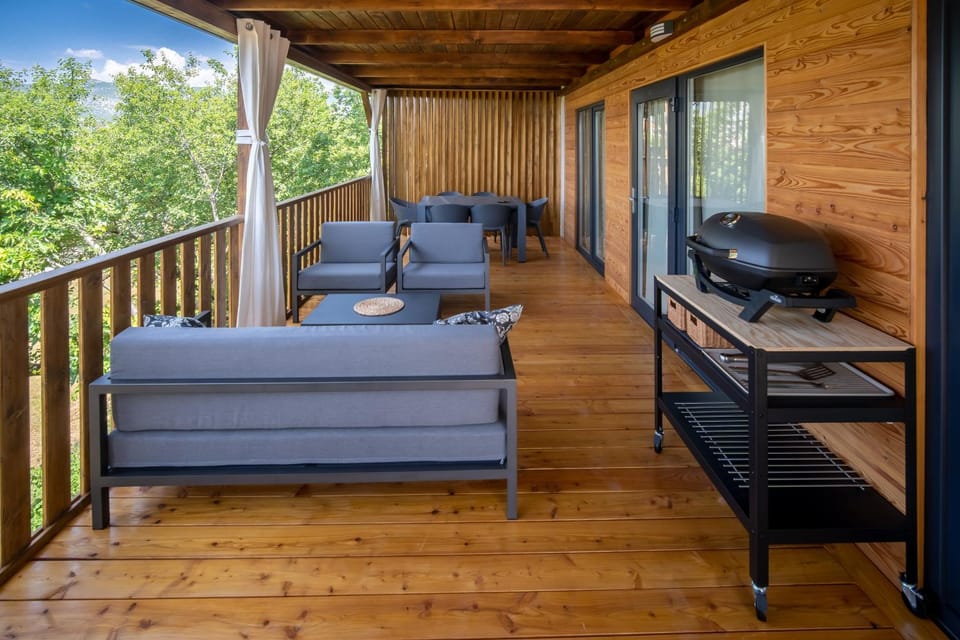 BBQ facilities, View (from property/room), Balcony/Terrace, Seating area