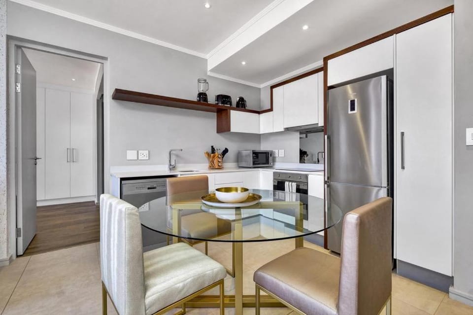 Executive and Spacious Apartments in Masingita Towers Sandton Apartment in Sandton