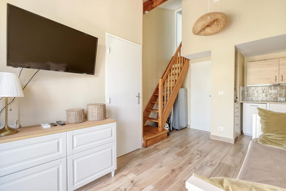 Mazet NEUF - Résidence Tahiti Park piscine Apartment in Le Lavandou