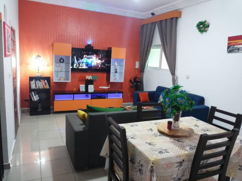 Communal lounge/ TV room, TV and multimedia, Living room