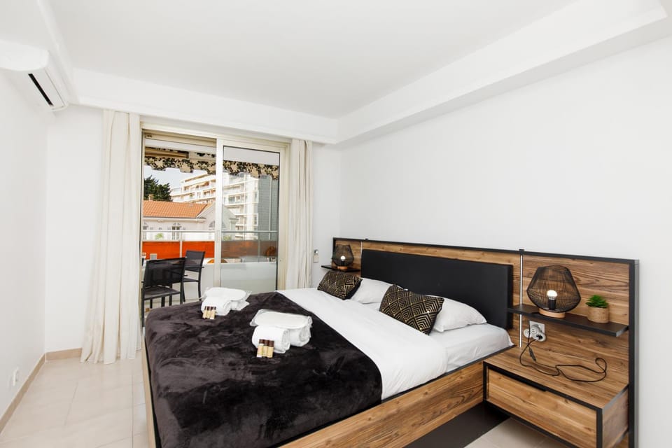 Les Liserons YourHostHelper Apartment in Cannes