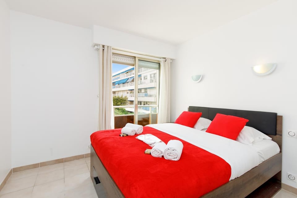 Les Liserons YourHostHelper Apartment in Cannes