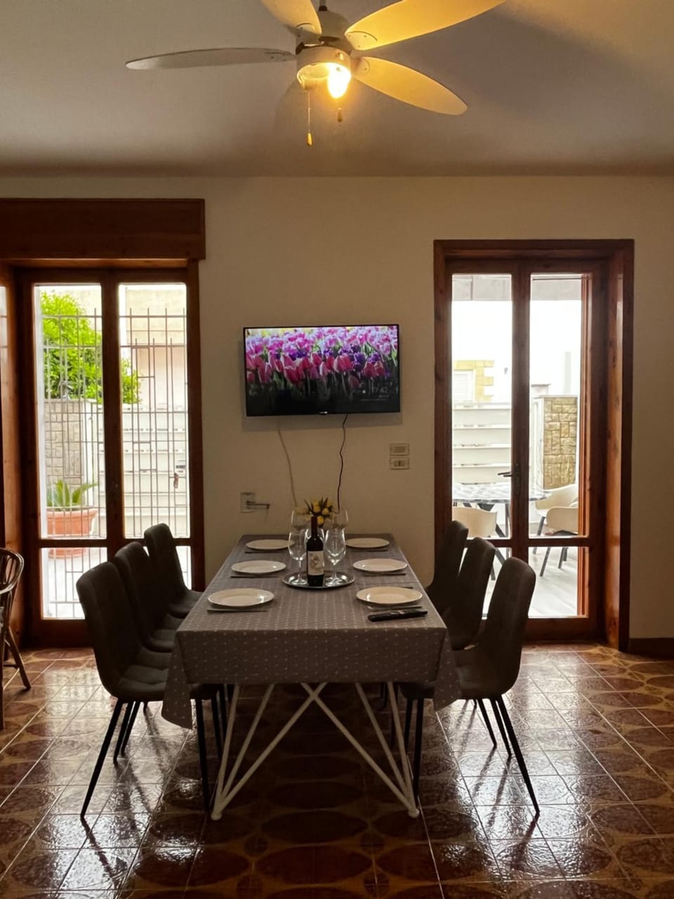 Communal lounge/ TV room