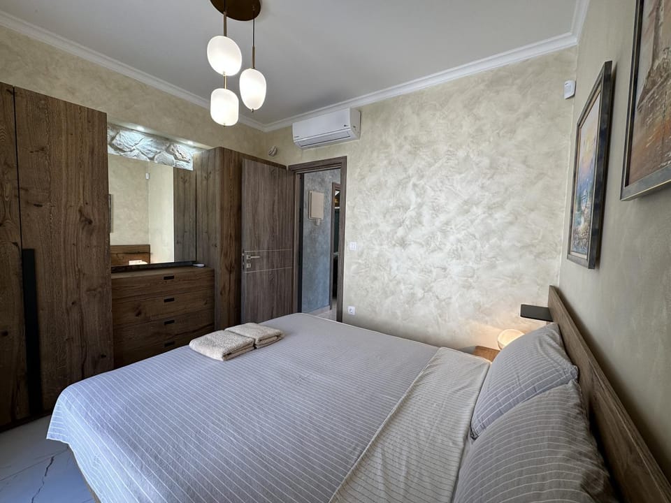 Bed, Bedroom, wardrobe