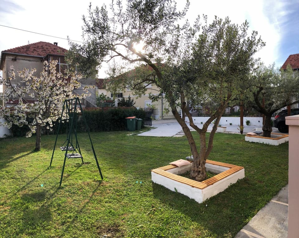 Garden view, Inner courtyard view, Parking