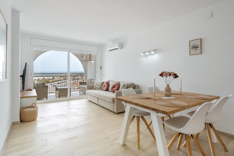 Living room, Seating area, air conditioner