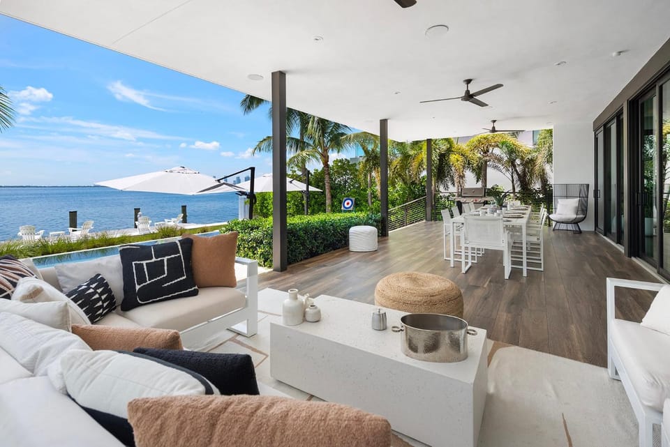 Natural landscape, View (from property/room), Seating area