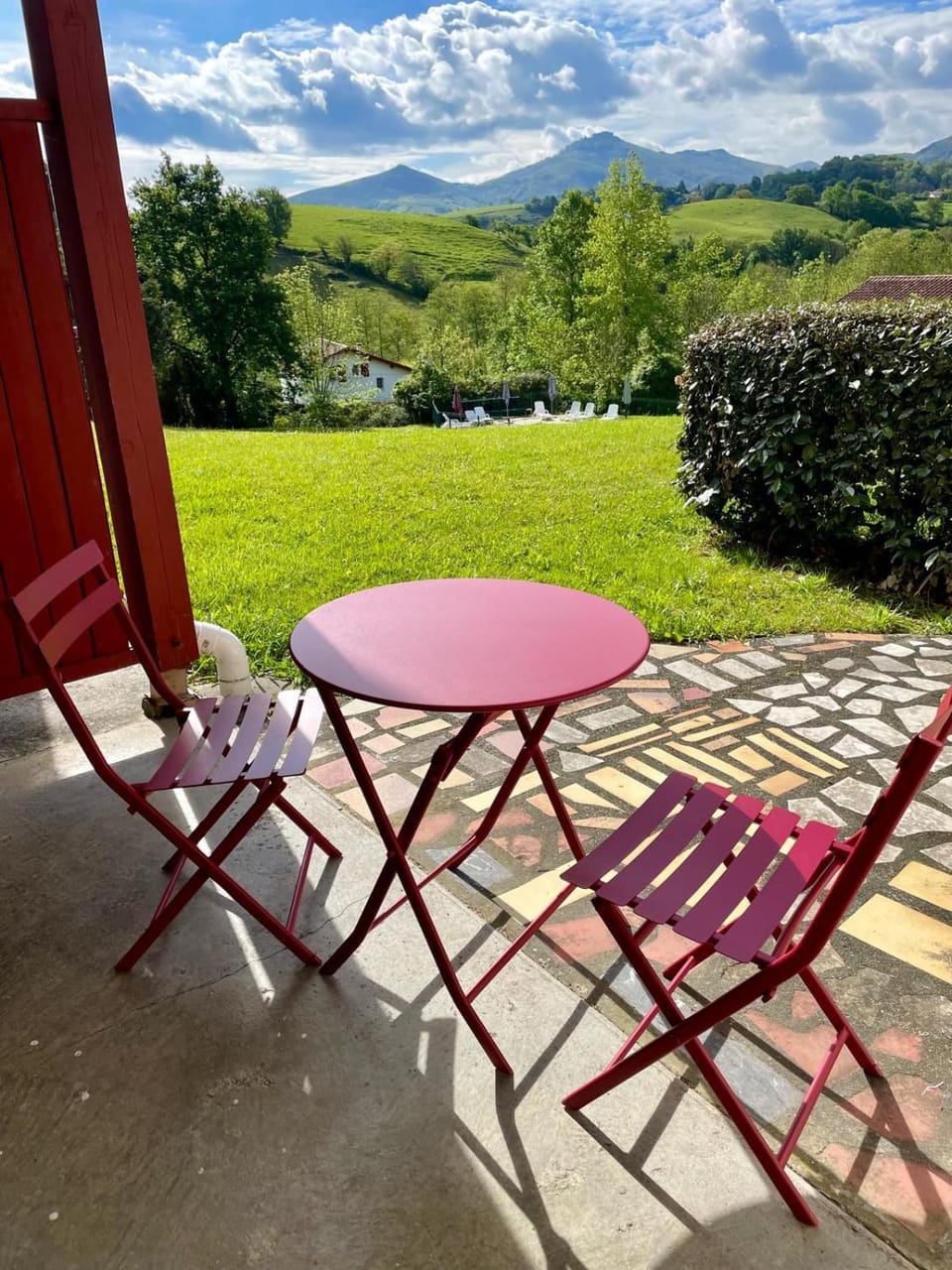 Patio, Natural landscape, Balcony/Terrace, Seating area, Mountain view