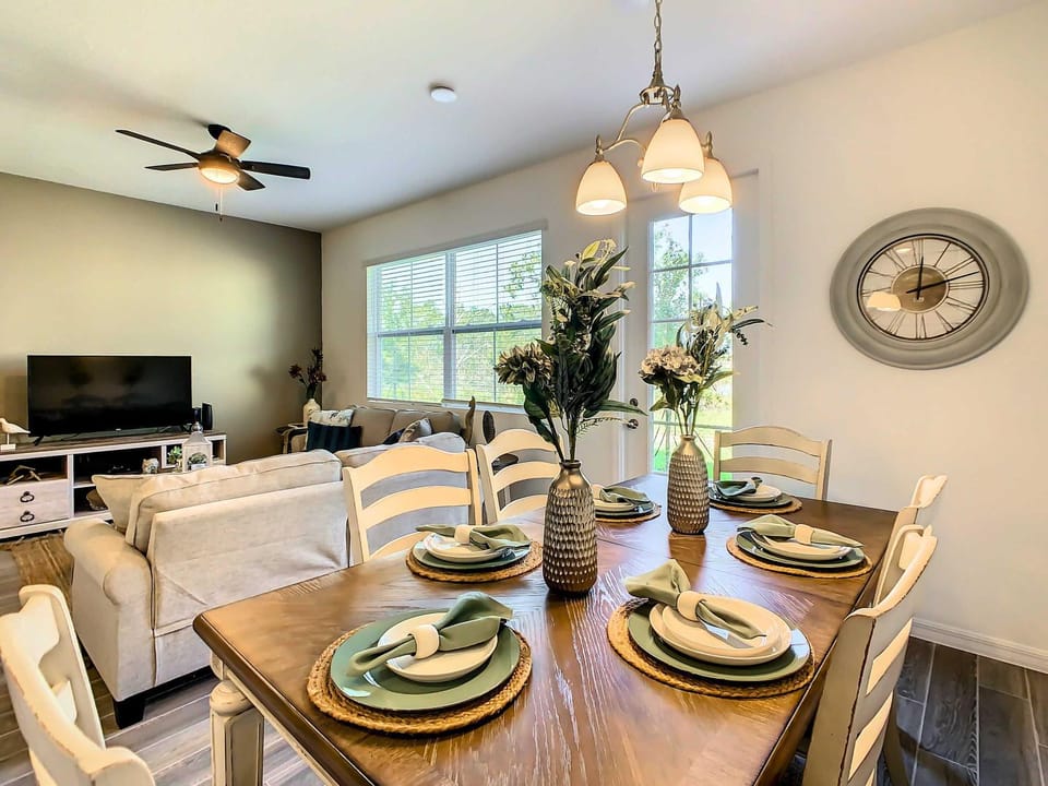 Modern 3BR Lakeview Townhouse with Console & Garage House in Four Corners
