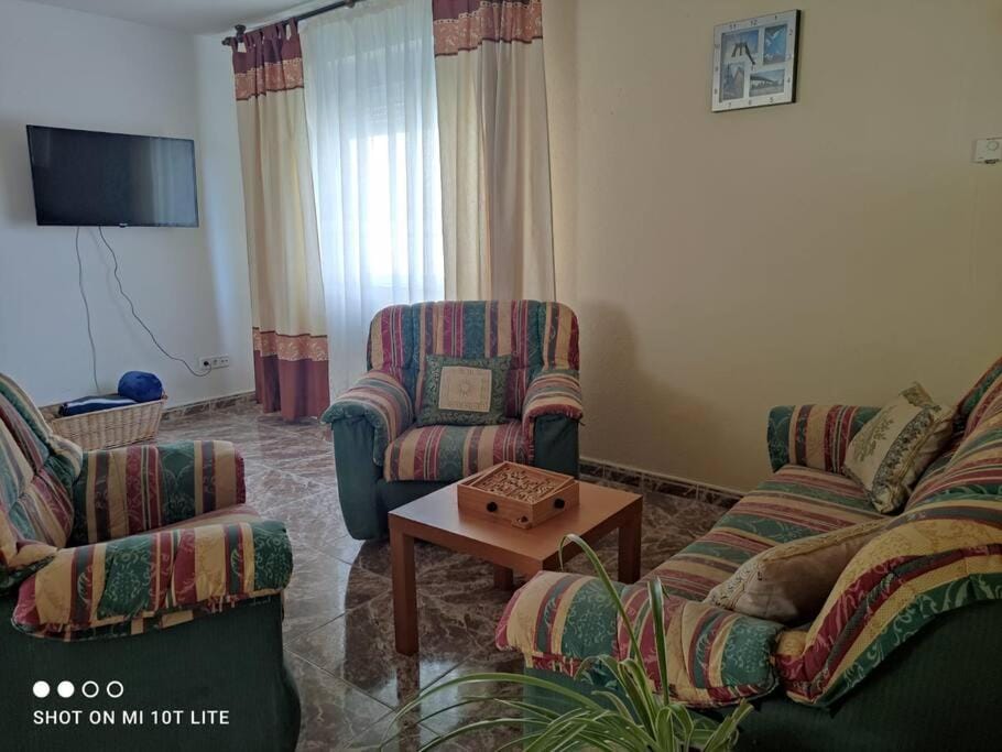 Communal lounge/ TV room, TV and multimedia, Living room