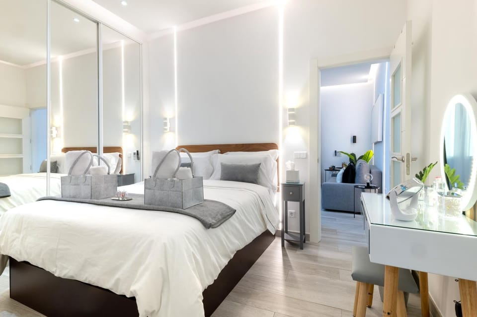 Bed, Photo of the whole room, Bedroom, towels, wardrobe