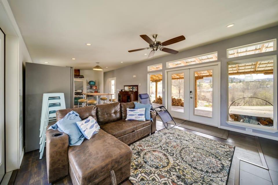 Lake-View 4-Season Retreat in Republic! House in Franklin D Roosevelt Lake