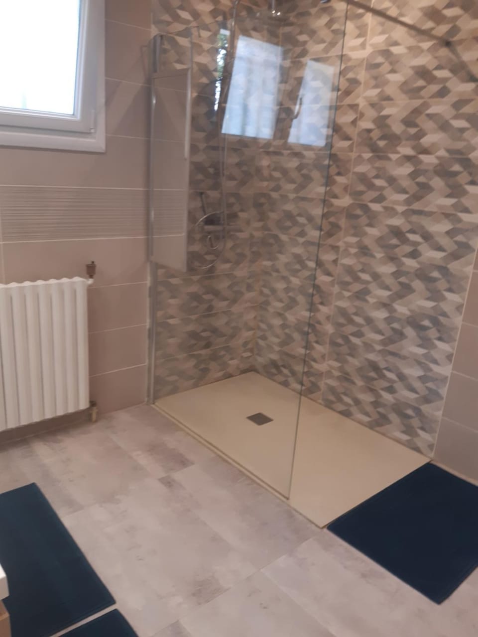 Chambre à 5 minutes du circuit Bed and Breakfast in Le Mans