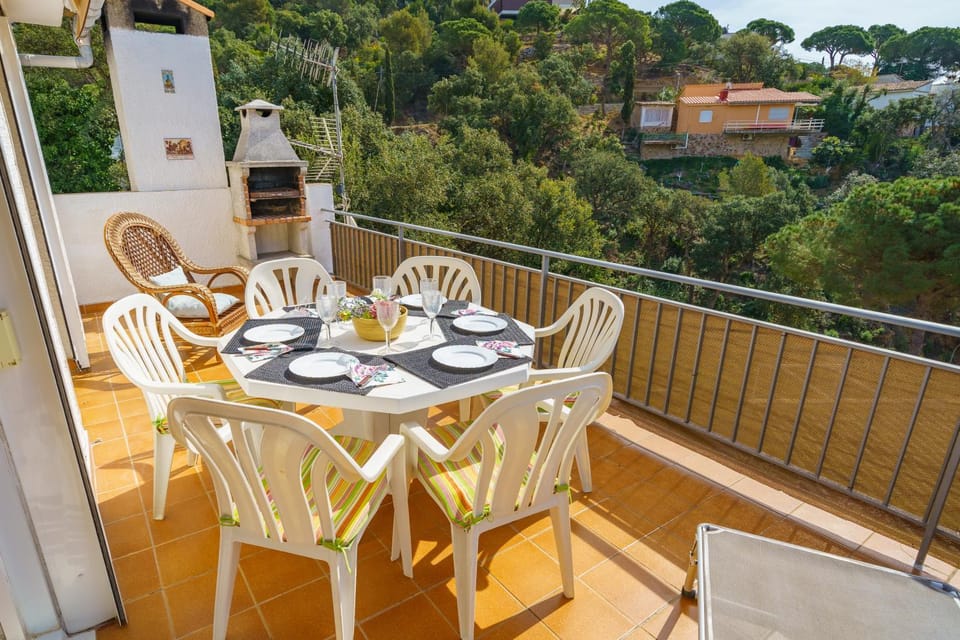 Property building, Patio, Natural landscape, BBQ facilities, View (from property/room), Balcony/Terrace, Balcony/Terrace, Dining area
