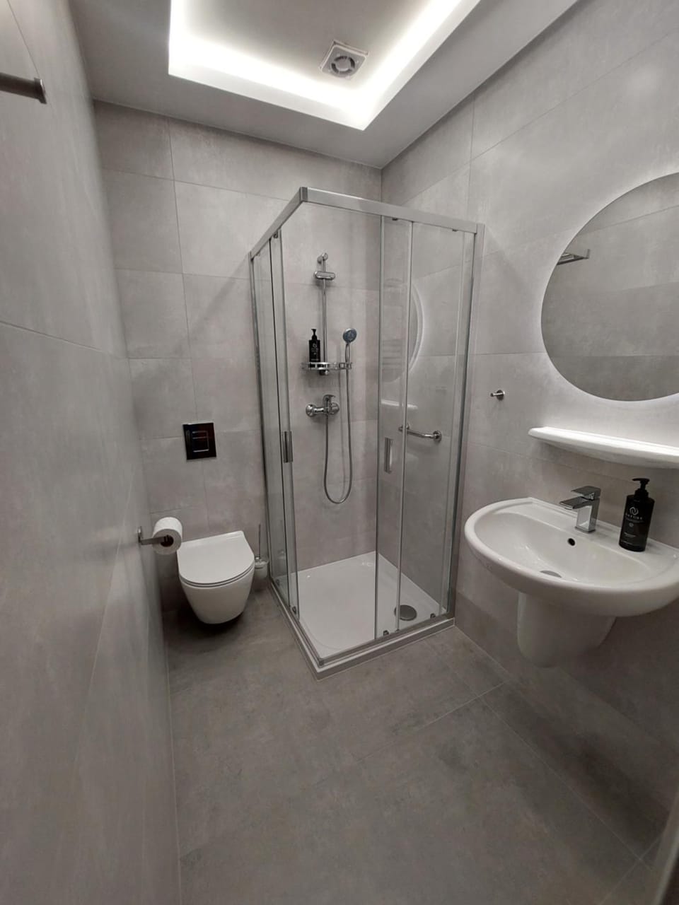 Shower, Toilet, Bathroom