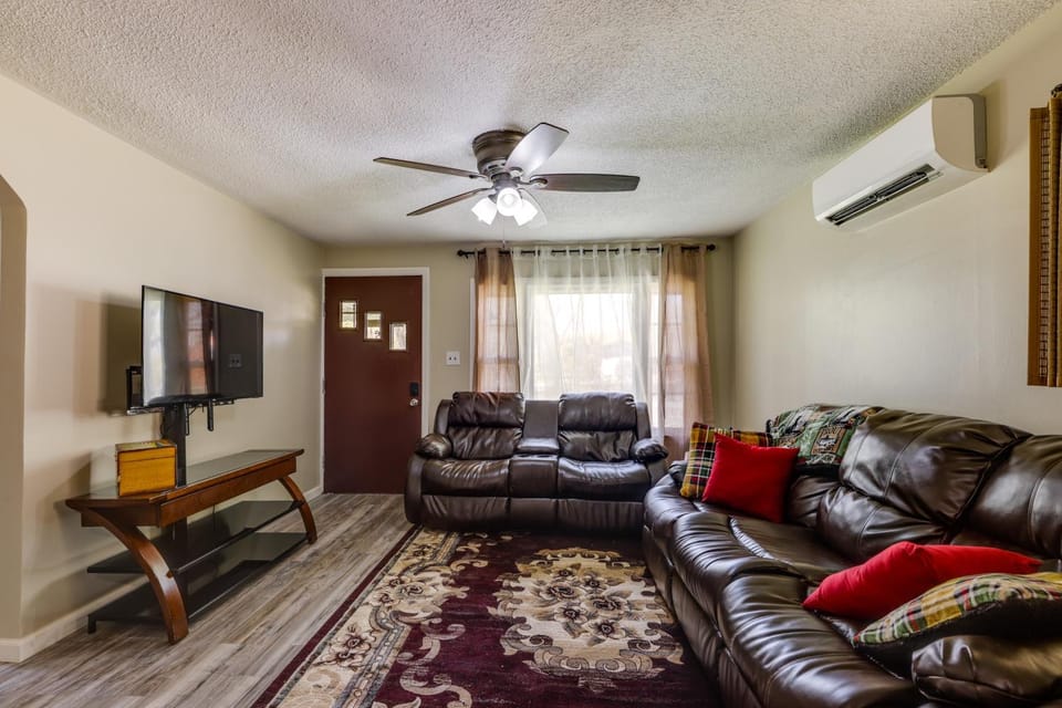 Pet-Friendly Ohio Escape with Deck and Community Dock! House in Ohio