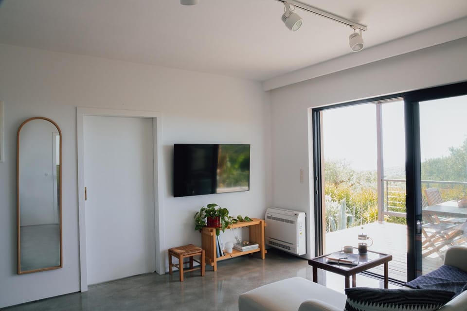 TV and multimedia, Living room, Seating area, Dining area, Evening entertainment, Mountain view, Mountain view, Pool view, Pool view, Sea view, Sea view, Sunrise, Sunset