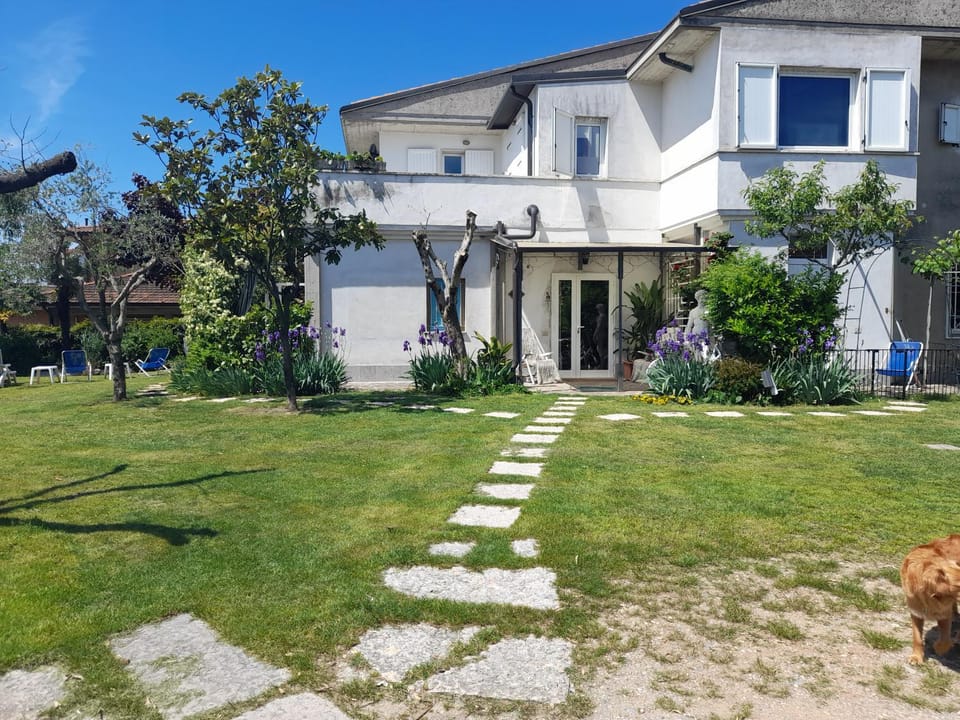 Villa Elisa lago e monti Apartment in Province of Brescia
