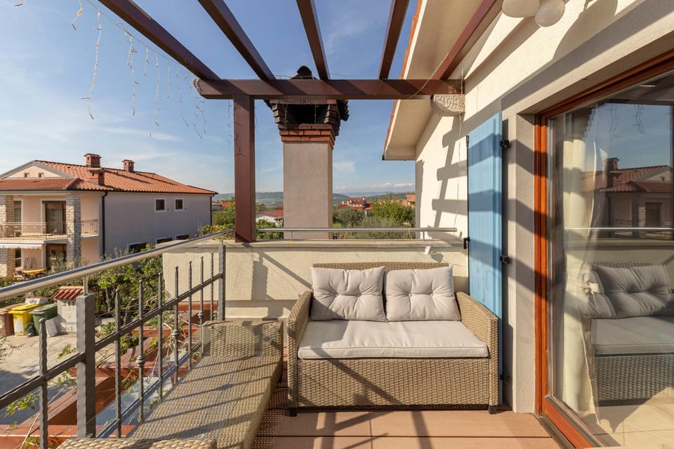 Property building, View (from property/room), Balcony/Terrace