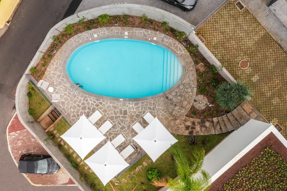 Bird's eye view, Swimming pool