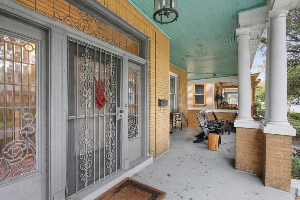 Patio, Facade/entrance