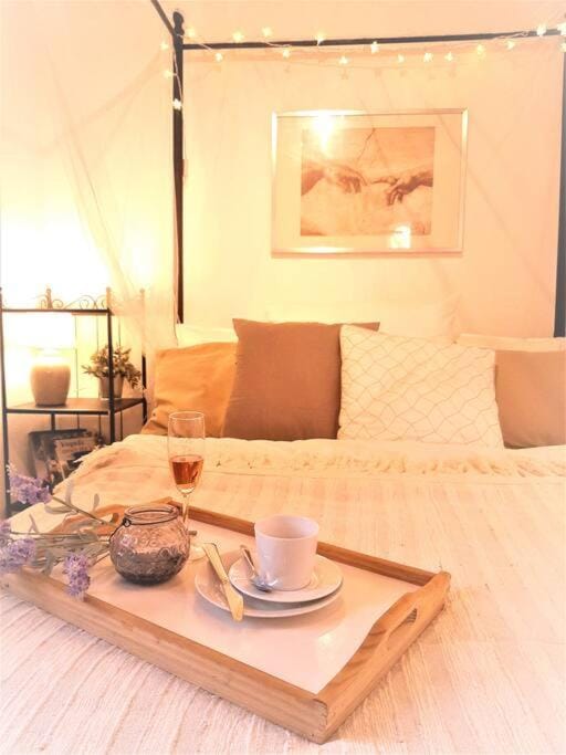 Photo of the whole room, Bedroom, Text overlay