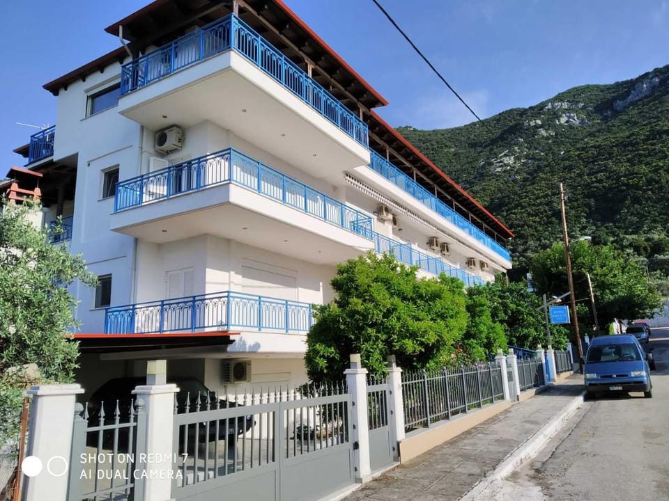 Hotel Dellis Hotel in Peloponnese, Western Greece and the Ionian