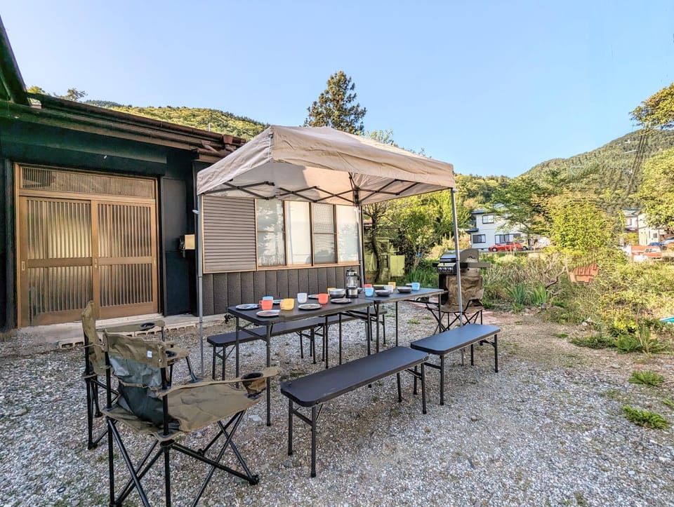 Patio, Day, BBQ facilities, Garden, Dining area, Garden view, Mountain view