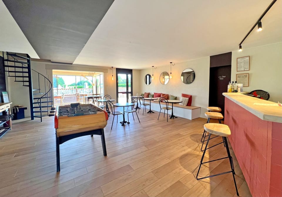 Camping Rouffignac-St-Cernin Resort in Occitanie