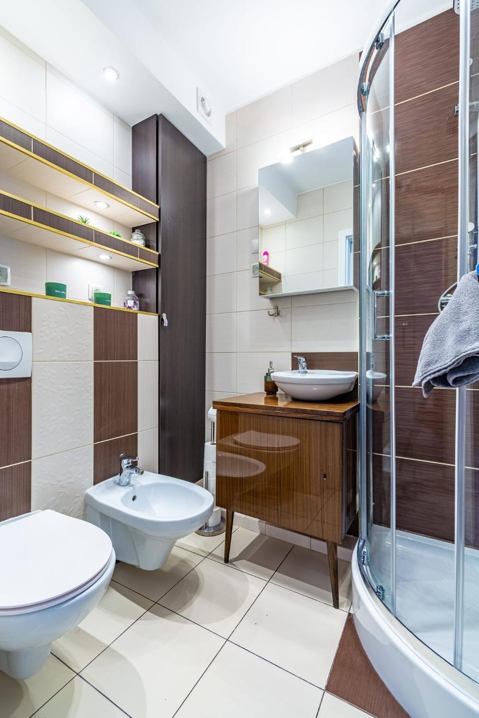 2 Bed Flat - Sleeps 4 - Parking - Wifi Apartment in Szczecin